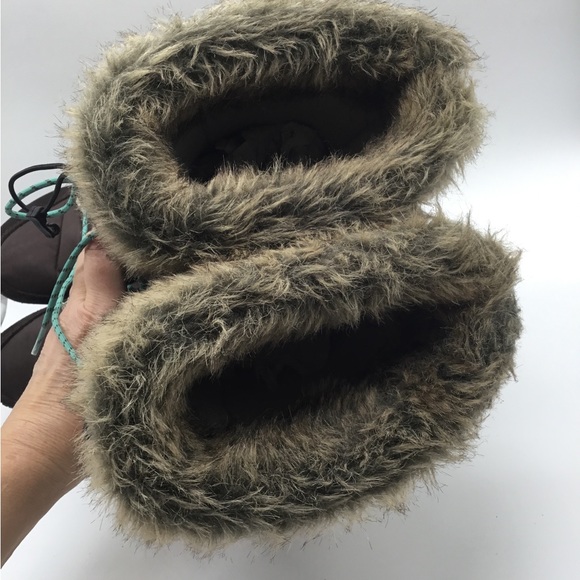 LL Bean Carrabassett Faux Fur Lace Up Snow Boots - Picture 3 of 9